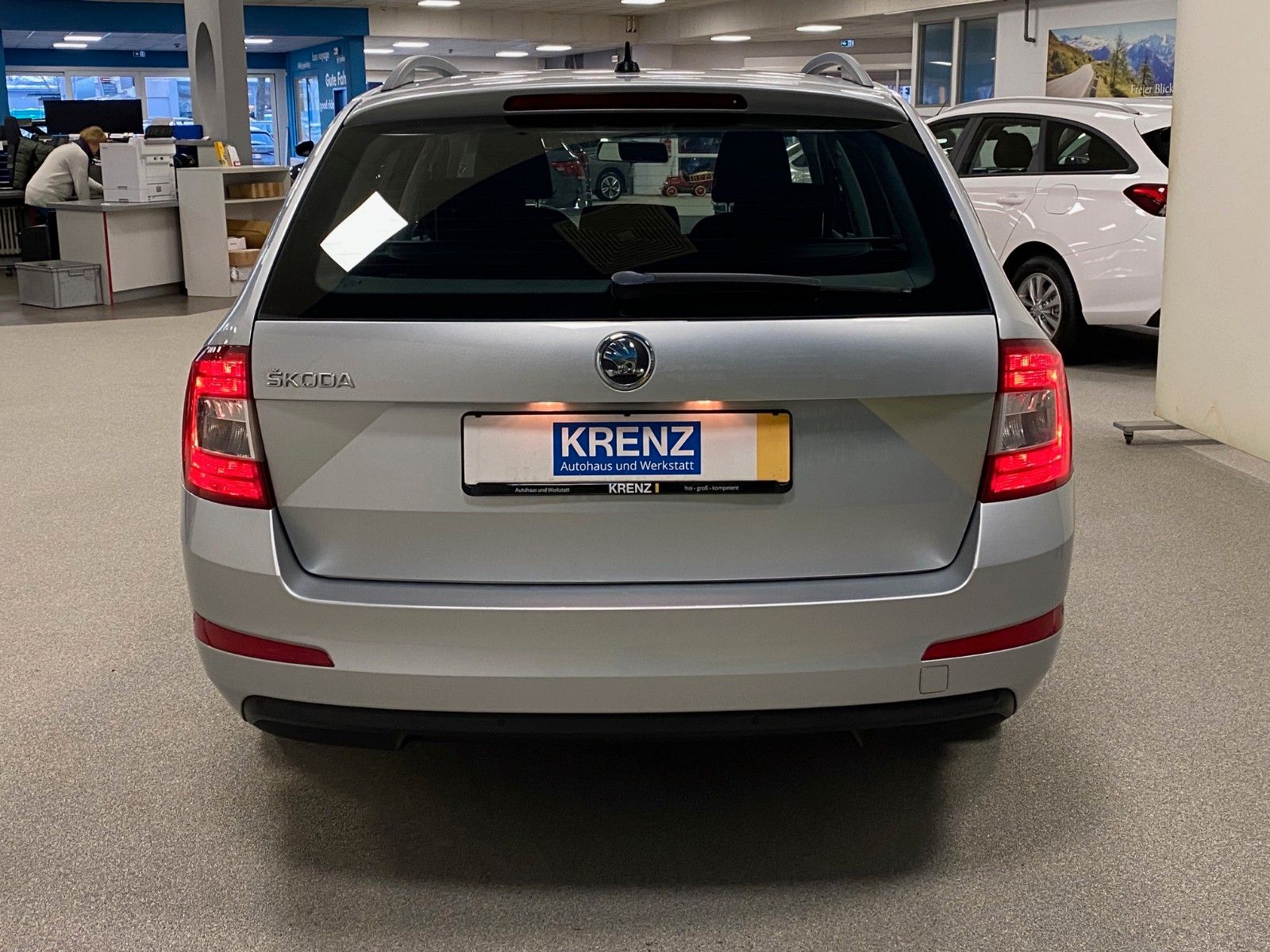 Fahrzeugabbildung SKODA Octavia 2.0 TDI Combi+NAVIGATION+ALU+ALLWETTER++