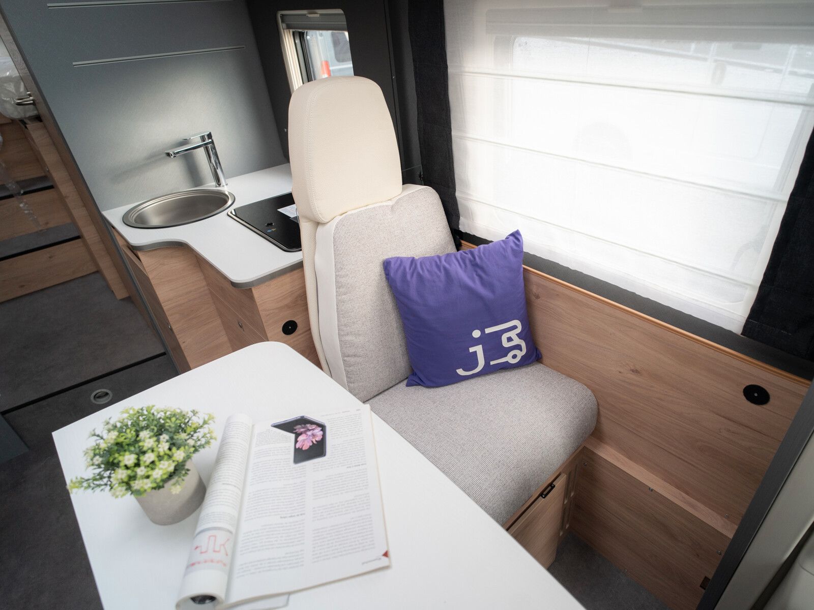 Fahrzeugabbildung Dethleffs Just Camp Active T 7052 EBL Navi Kamera, Markise