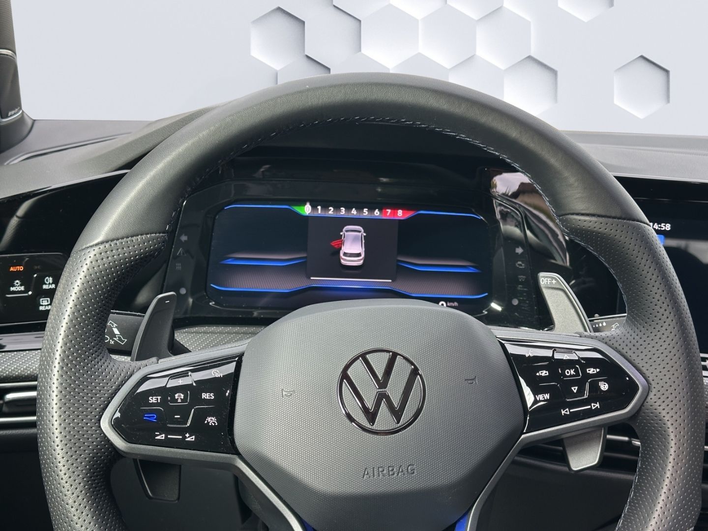 Golf R VIII 2.0 TSI 4Motion DSG 235kW LED PanoSc