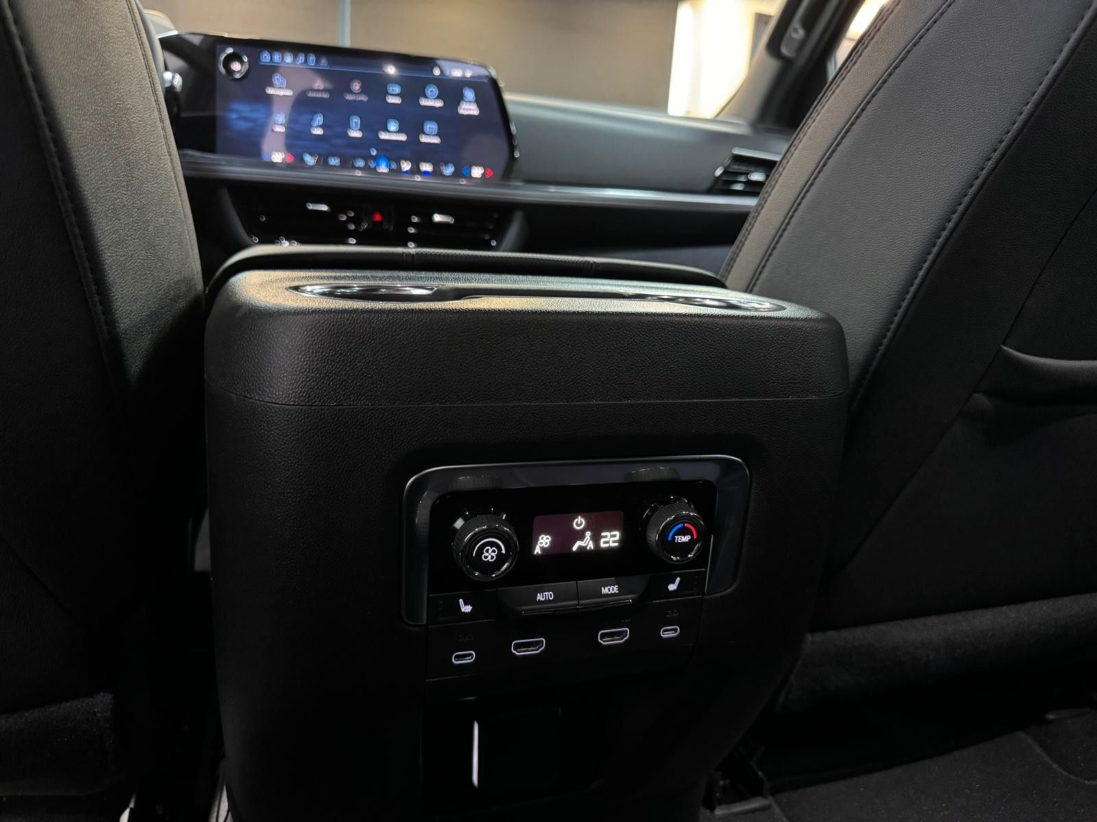 Fahrzeugabbildung Chevrolet 2026 TAHOE 6.2 ECOTEC RST 4x4-24"-ENTERTAINMENT