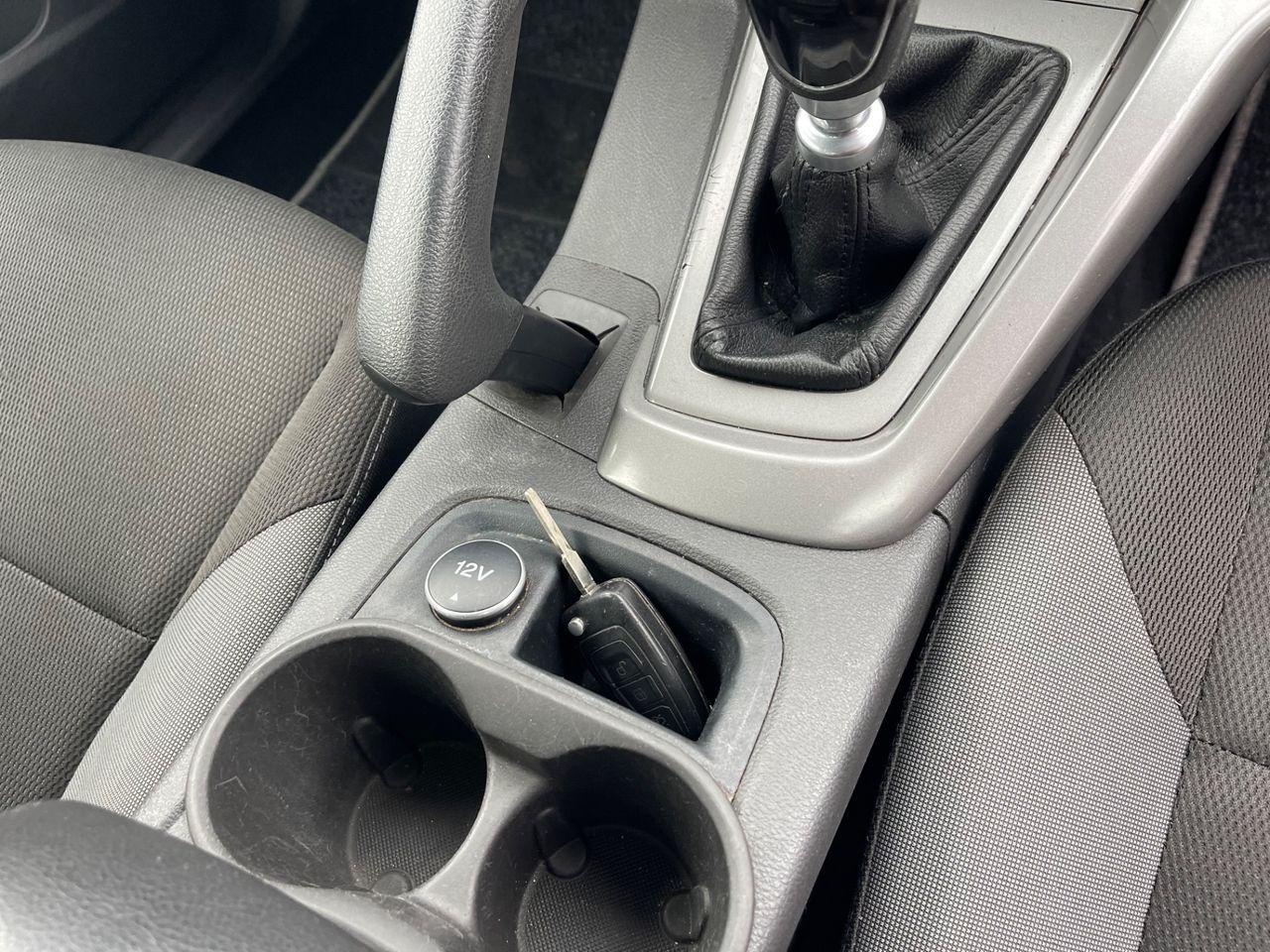 Ford Focus 2014 — фото 13