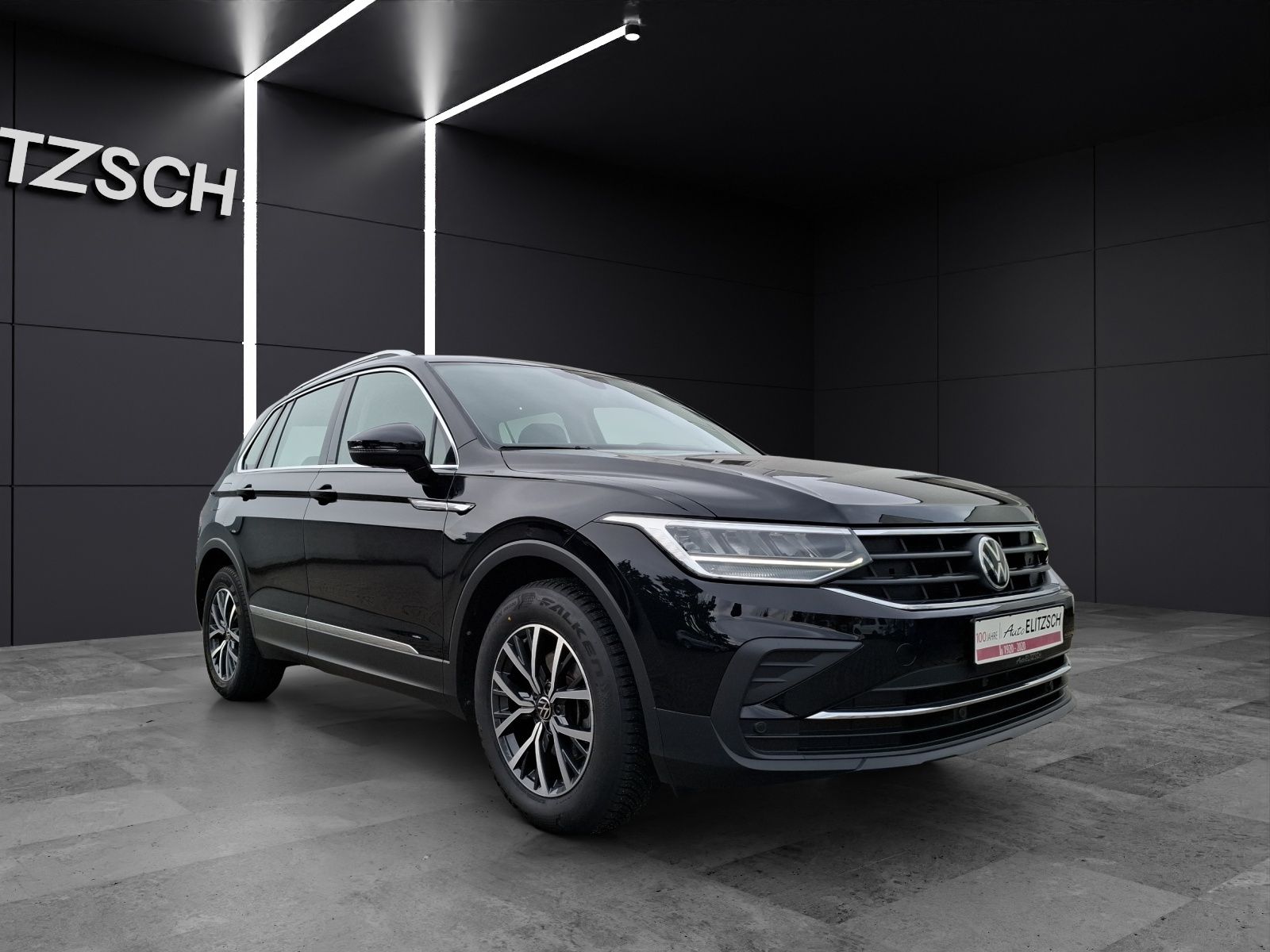 Fahrzeugabbildung Volkswagen Tiguan TSI Life DSG LED Navi Pano ACC PDC SH