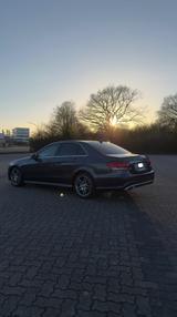 Mercedes-Benz E 500 4MATIC AVANTGARDE AVANTGARDE - : Vollleder, Luftfederung, Limousine