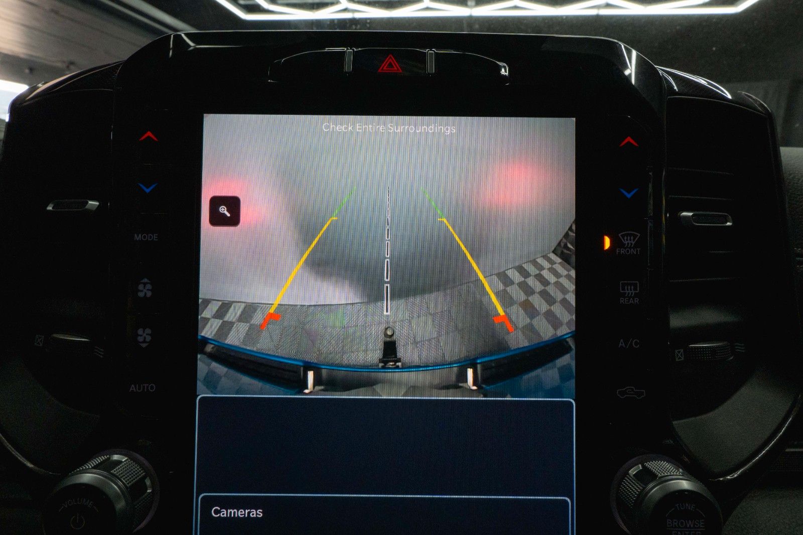 Fahrzeugabbildung Dodge RAM 5.7 V8 HEMI 4x4 NIGHT GT SPORT Night-Paket