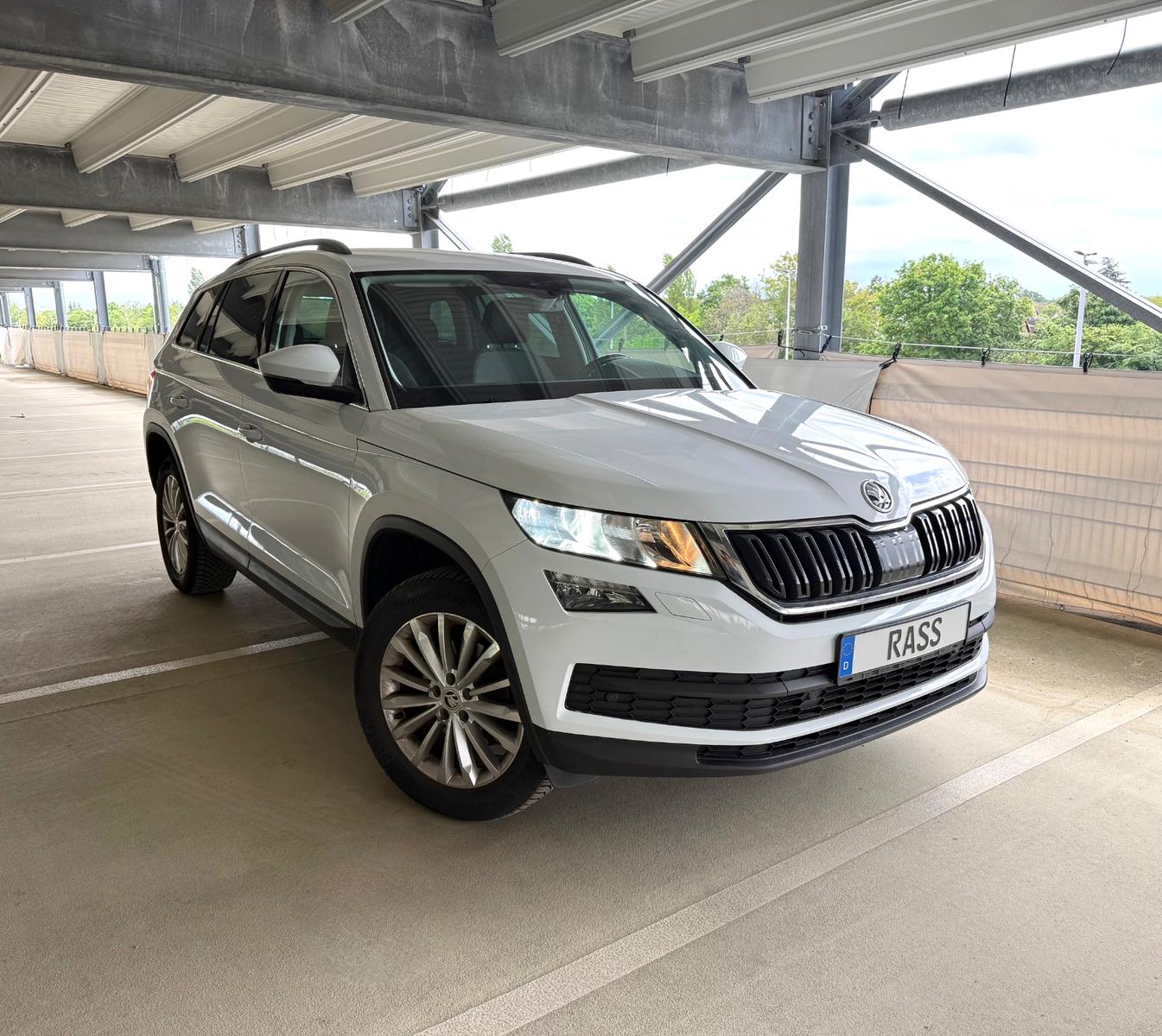 Skoda Kodiaq DSG 4x4 GARANTIE*NAV*AHK*APPLE*ANDROID*BT