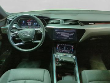 Audi Q8 e-tron - 12