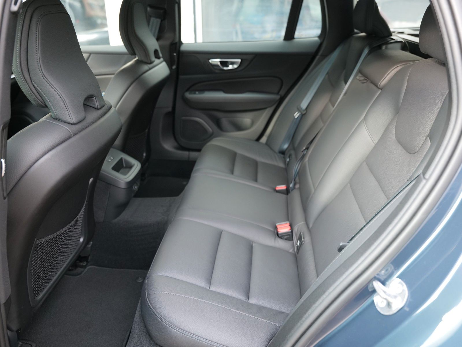 Volvo V60 B4 Core LEDER NAVI ACC 4xSHZ KEYLESS PDC CAM foto 22
