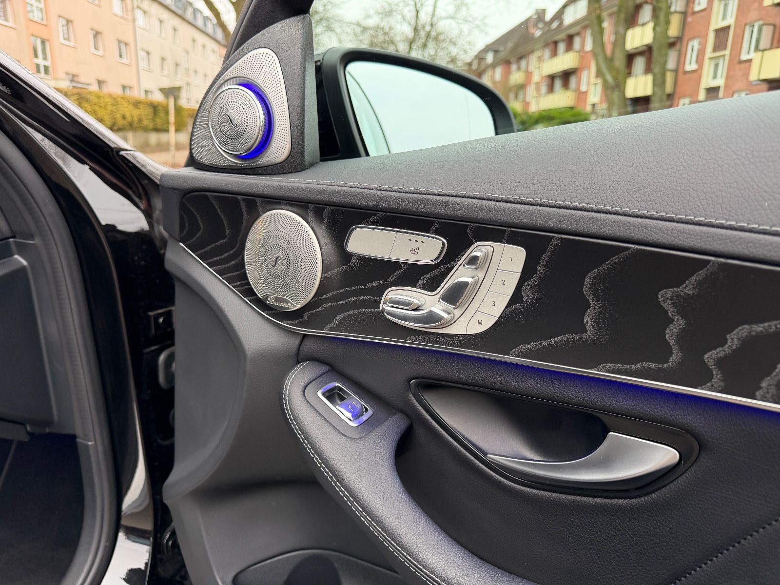 Fahrzeugabbildung Mercedes-Benz C 220 AMG*PANO*BURMESTER*360°KAM*MEMO*ACC*LED*