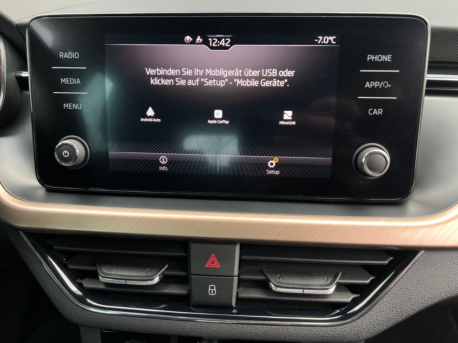 Fahrzeugabbildung SKODA Kamiq Style 1.5 TSI DSG *AHK, LED, Virtual Cockp