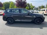 BMW X3 xDrive 20d AHK HeadUp Tempo Leder PANO Kamera - BMW X3: 3D