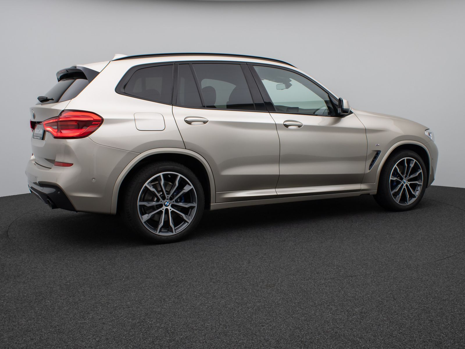 Fahrzeugabbildung BMW X3 xD30d M Sport Panorama Kamera DAB HiFi DisKey