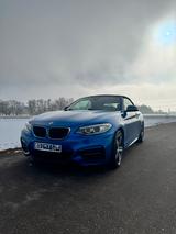 BMW M240i xDrive Cabrio Estorli Blau Metallic