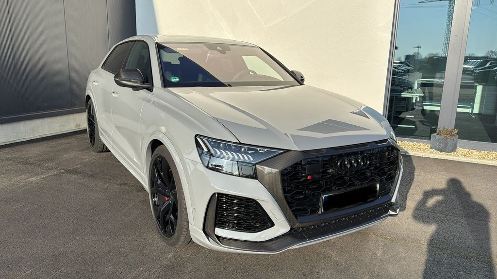 Audi RSQ8