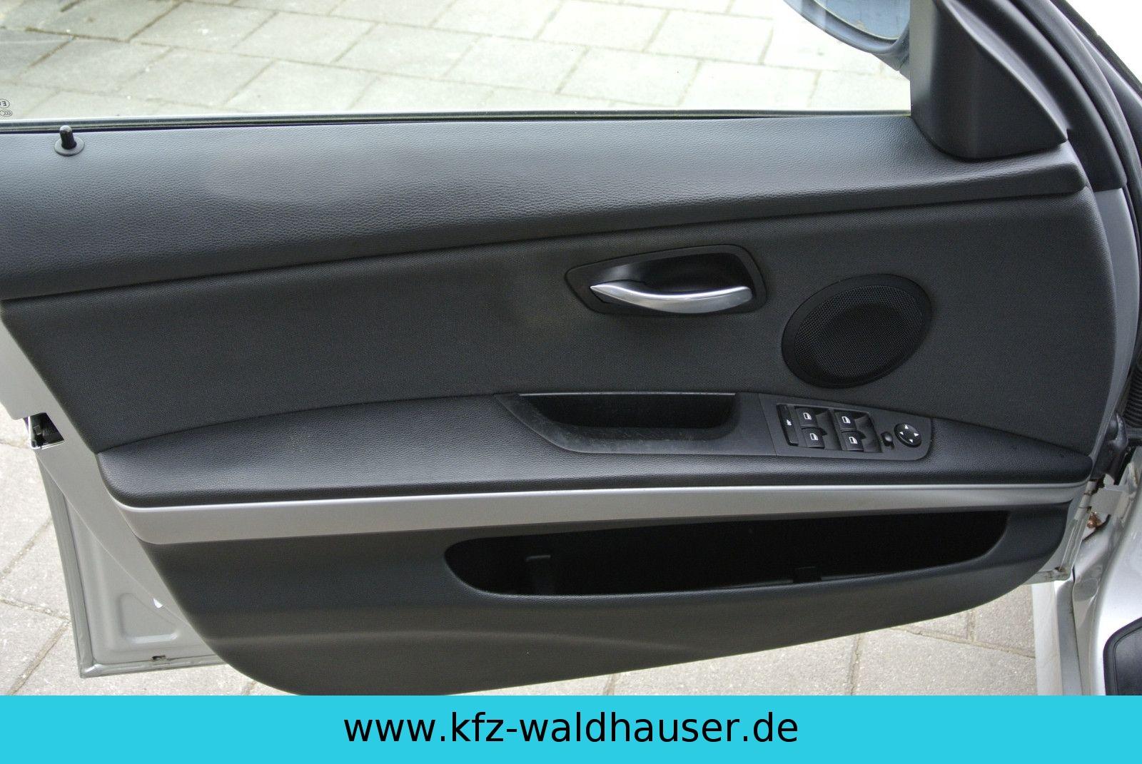 BMW 318 2008 — photo 30