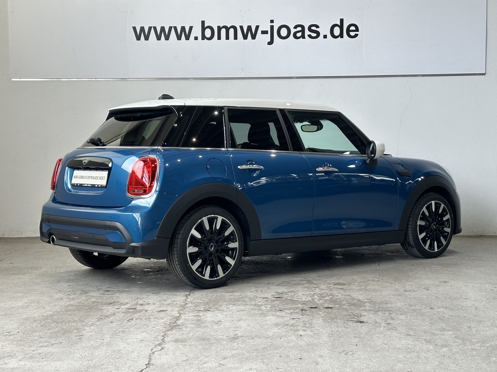 Fahrzeugabbildung MINI Cooper 5-Türer Navi Komfortzugang Rückfahrkamera