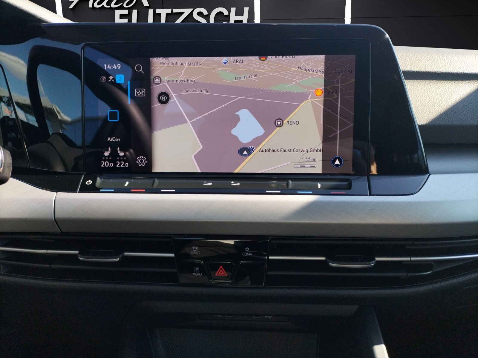 Fahrzeugabbildung Volkswagen Golf VIII TSI Life LED Kamera CarPlay SHZ PDC AC