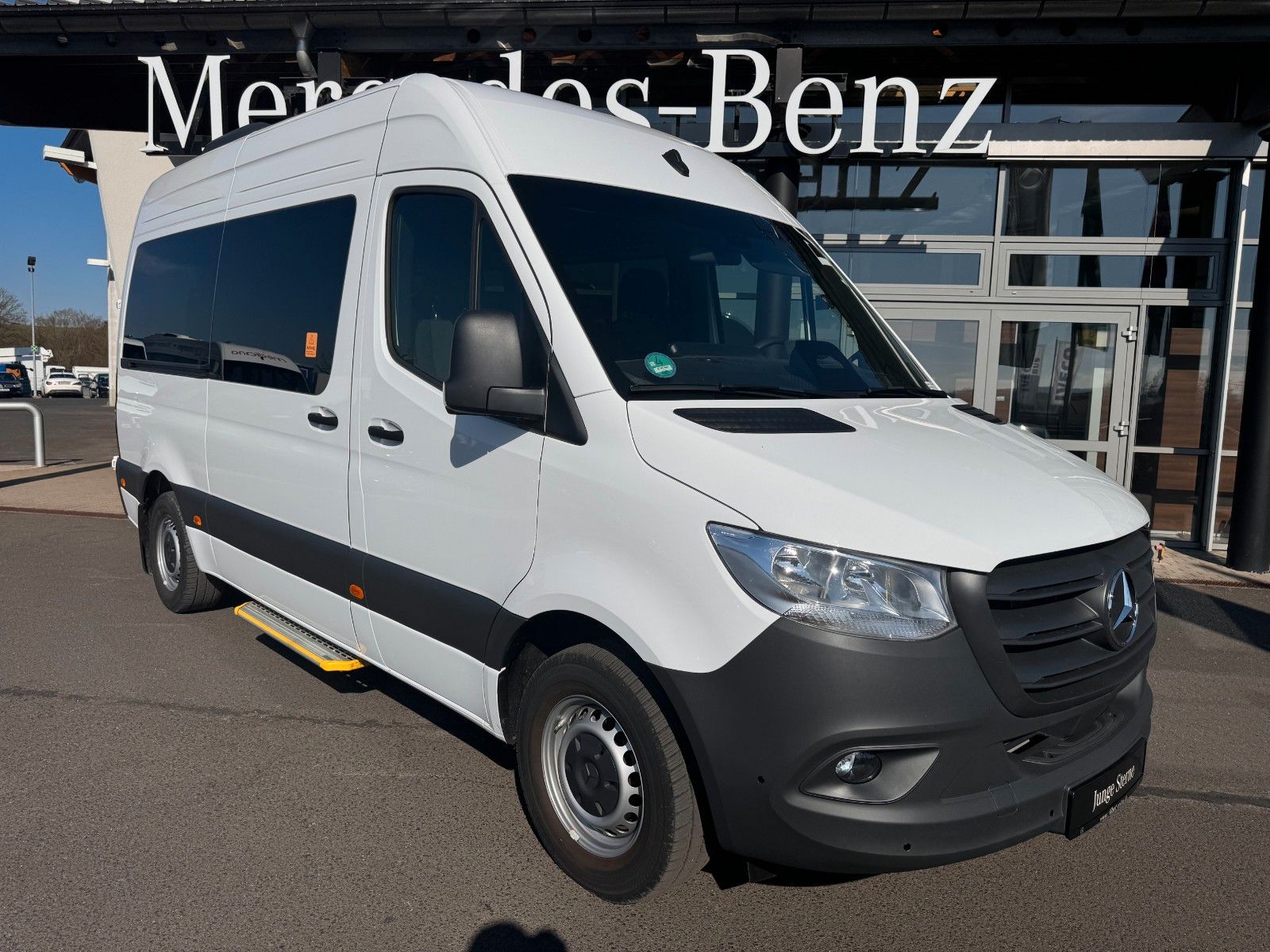 Fahrzeugabbildung Mercedes-Benz Sprinter 317 CDI Rollstuhl/Behinderten Lift