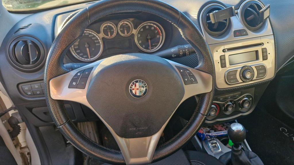 Alfa Romeo 145