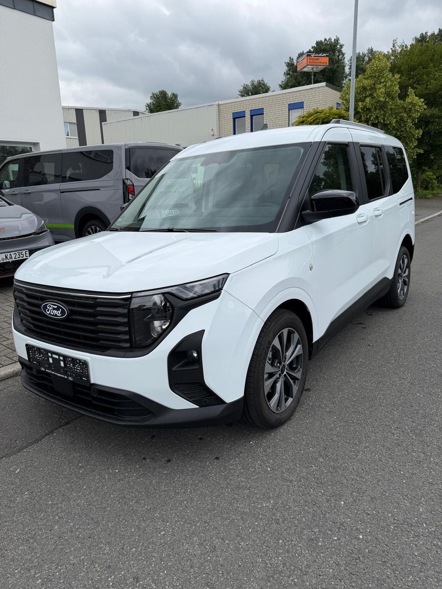 Ford Tourneo Courier Titanium