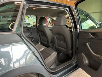 Skoda Rapid*KLIMAAUTO*SZHZ*CARPLAY*NAVI*TEMPO*TÜV0927