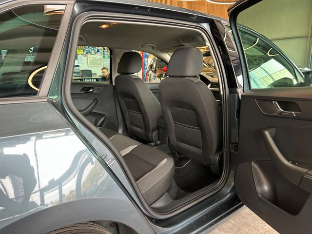 Skoda Rapid*KLIMAAUTO*SZHZ*CARPLAY*NAVI*TEMPO*TÜV0927