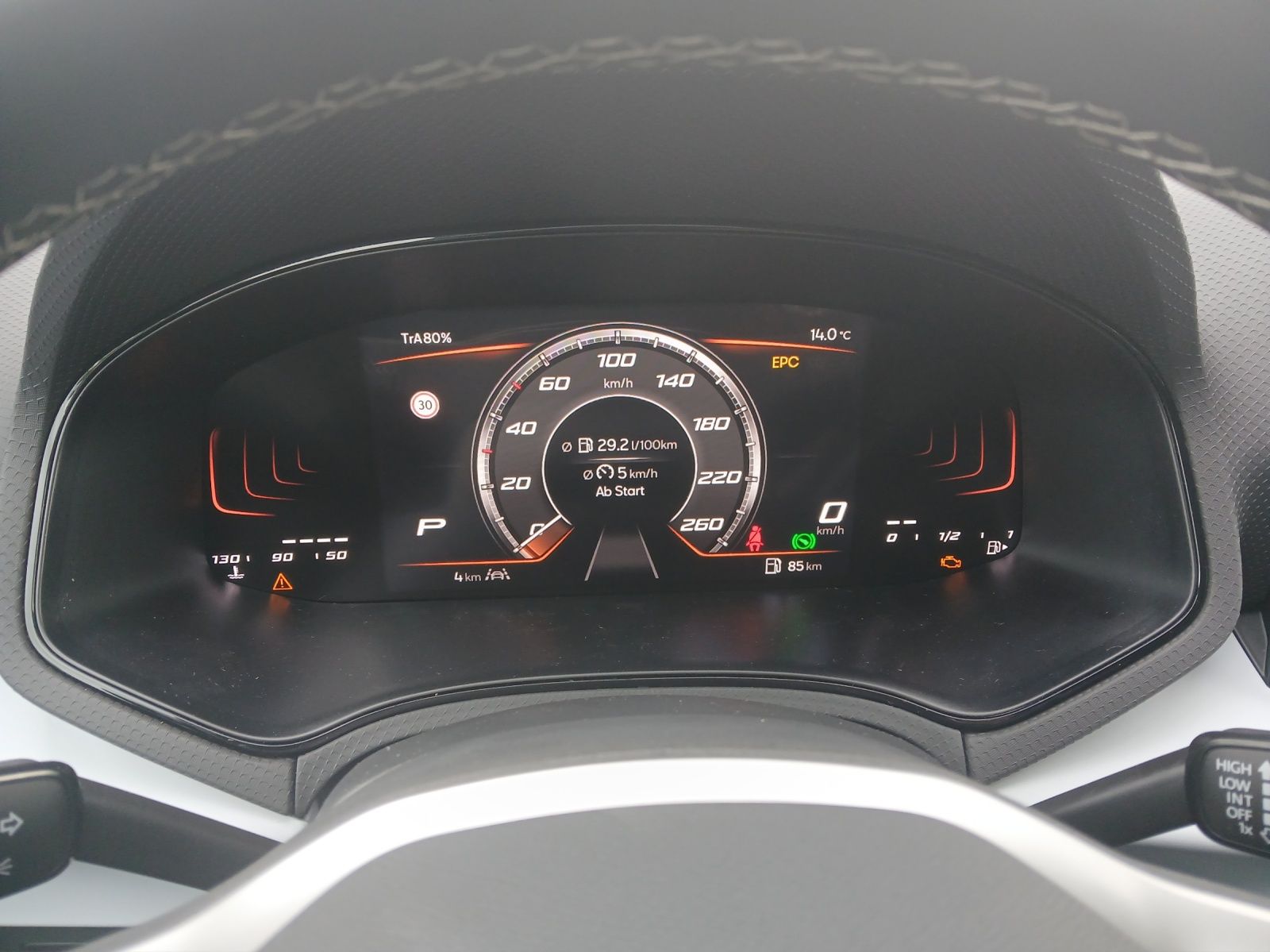 Fahrzeugabbildung SEAT Arona 1.0 TSI DSG Road Edition LED Winter-P.