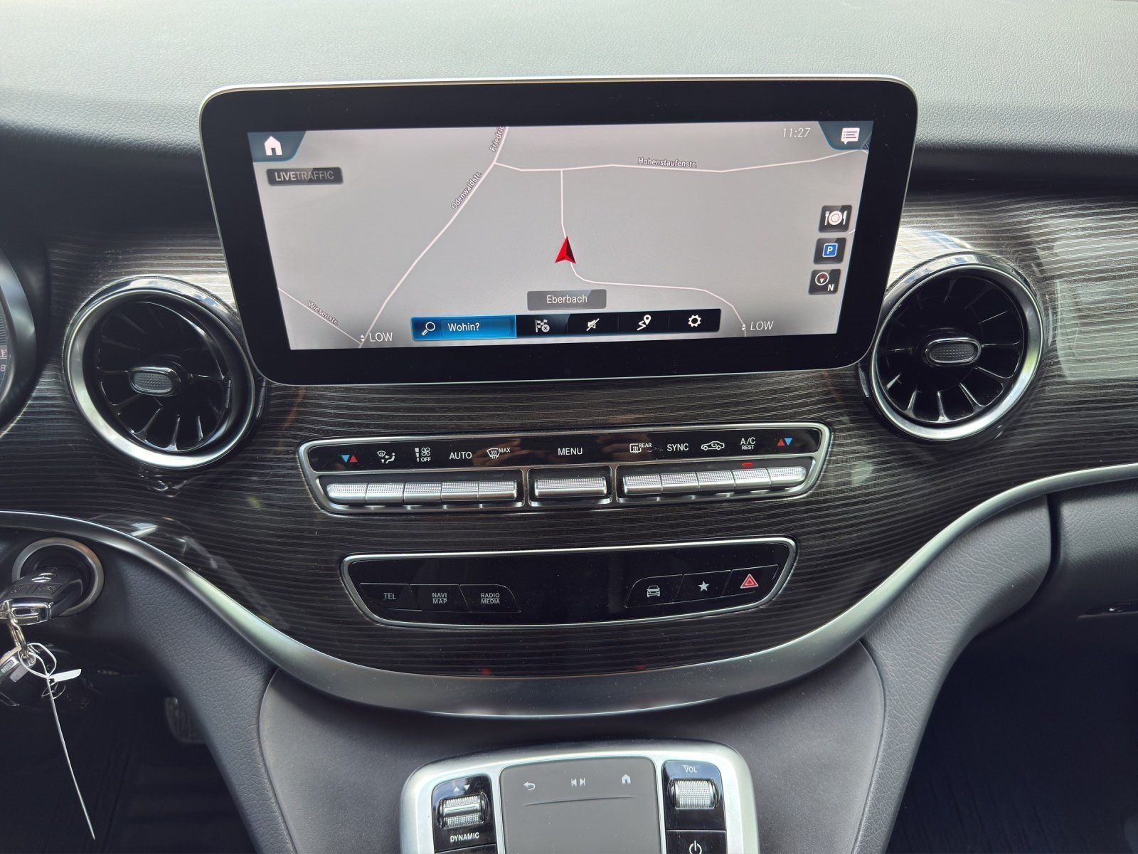 Fahrzeugabbildung Mercedes-Benz V 300 d L EDITION DISTRO AHK MBUX ILS el.Heckkla