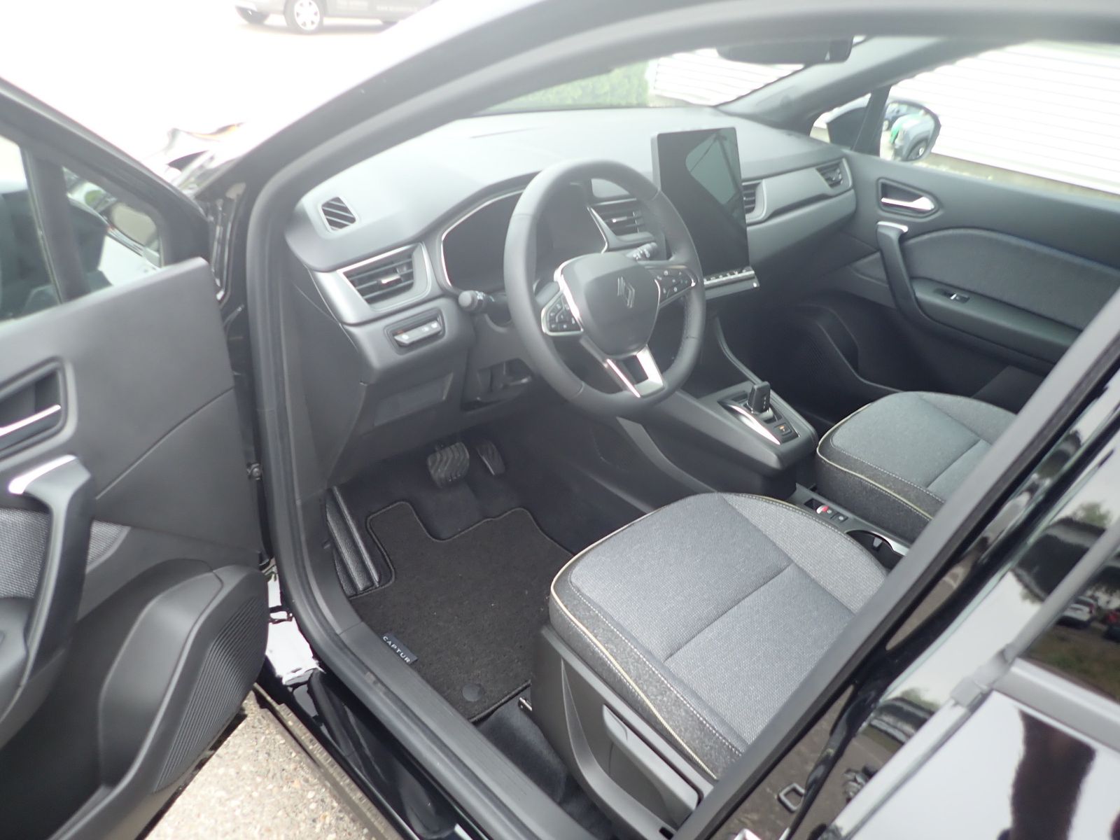 Fahrzeugabbildung Renault Captur Techno Mild Hybrid 140 EDC