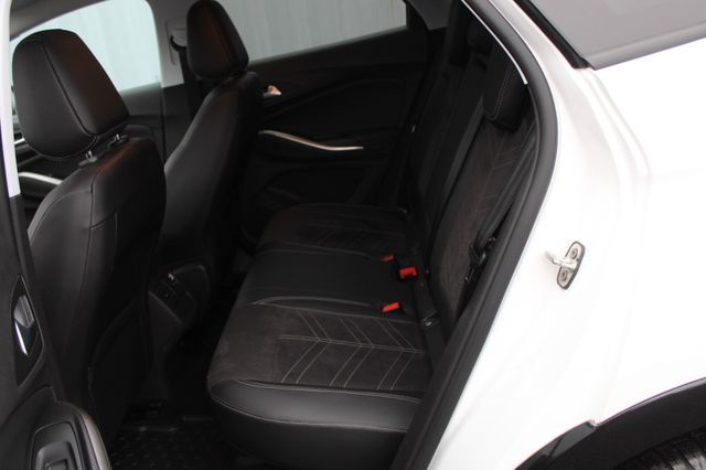 Fahrzeugabbildung Opel Grandland 1.2 Turbo GS Line KlimaA,LED,Navi,SHZ