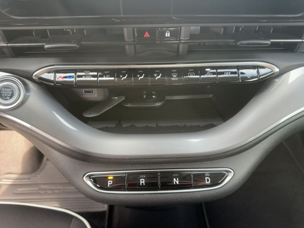 Fahrzeugabbildung Fiat 500e Elektro, 42kWh, Keyless, Android Auto/CarPl