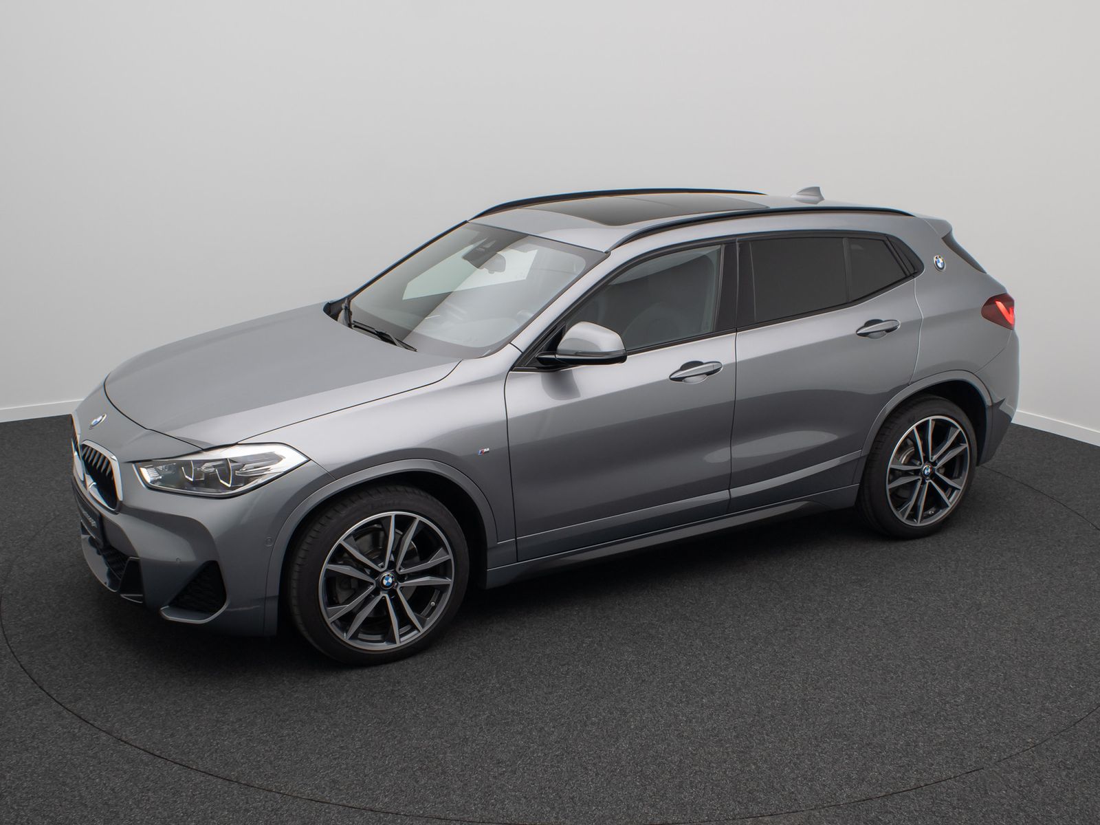 Fahrzeugabbildung BMW X2 sD20d M Sport HUD DAB Kamera HiFi Panoram 19"