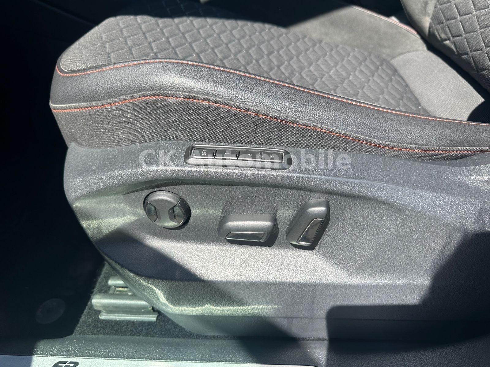 Fahrzeugabbildung SEAT Tarraco FR 4Drive 2.0TDI/Navi/Pano/LED/ACC/AHK