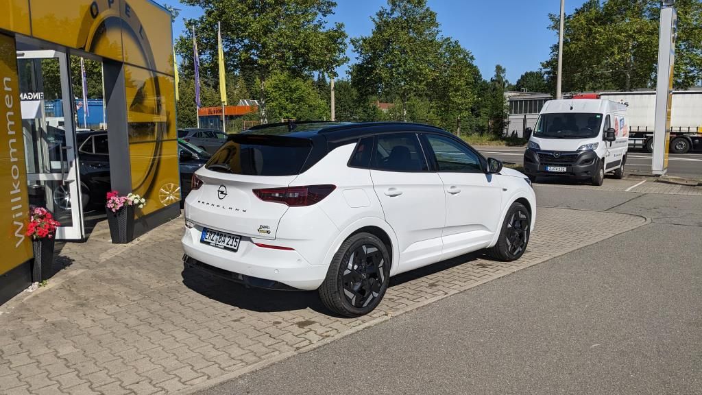 Autohaus Zimpel & Franke - Opel GRANDLAND GSe Hybrid Allrad 221kW 300 PS - Bild 5 Autohaus Zimpel & Franke - Opel GRANDLAND GSe Hybrid Allrad 221kW 300 PS - Bild 5