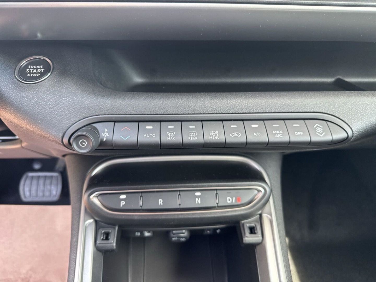 Fahrzeugabbildung Jeep Avenger Altitude Winterpaket Infotainment Paket