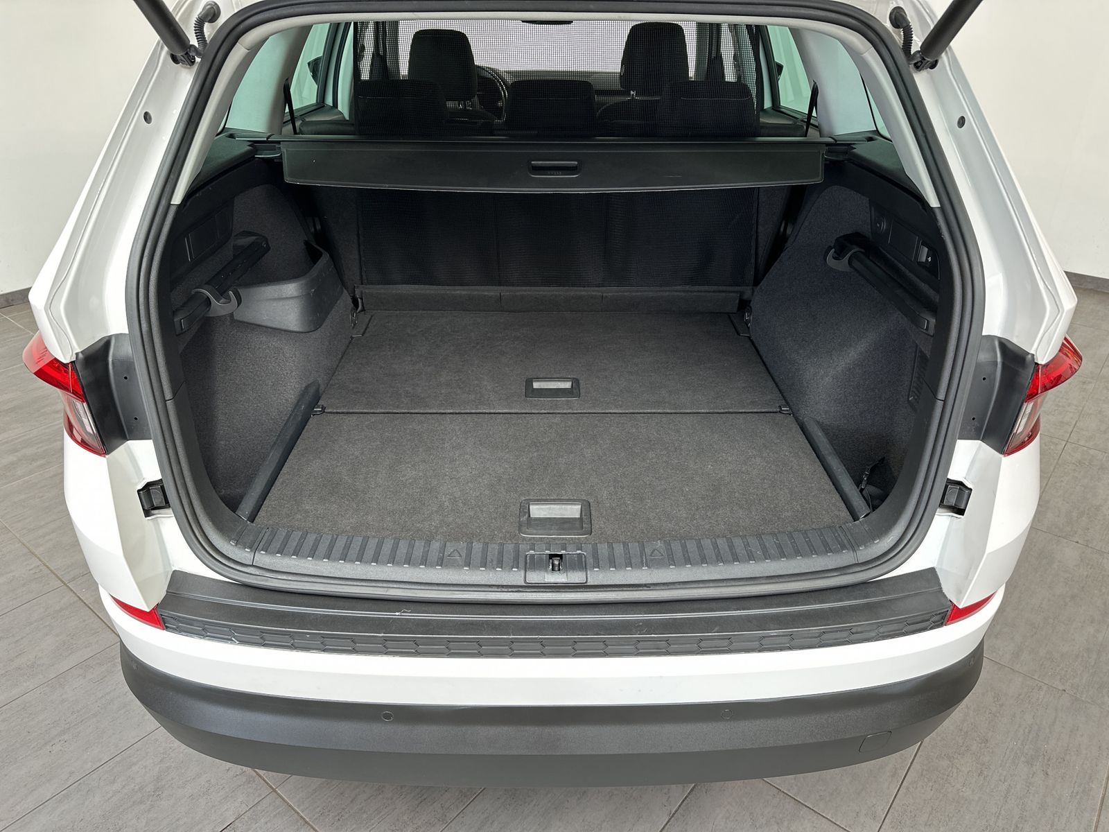 Fahrzeugabbildung SKODA Kodiaq 2.0 TDI DSG Drive 125 NAV+LED+AHK+PANO+VC