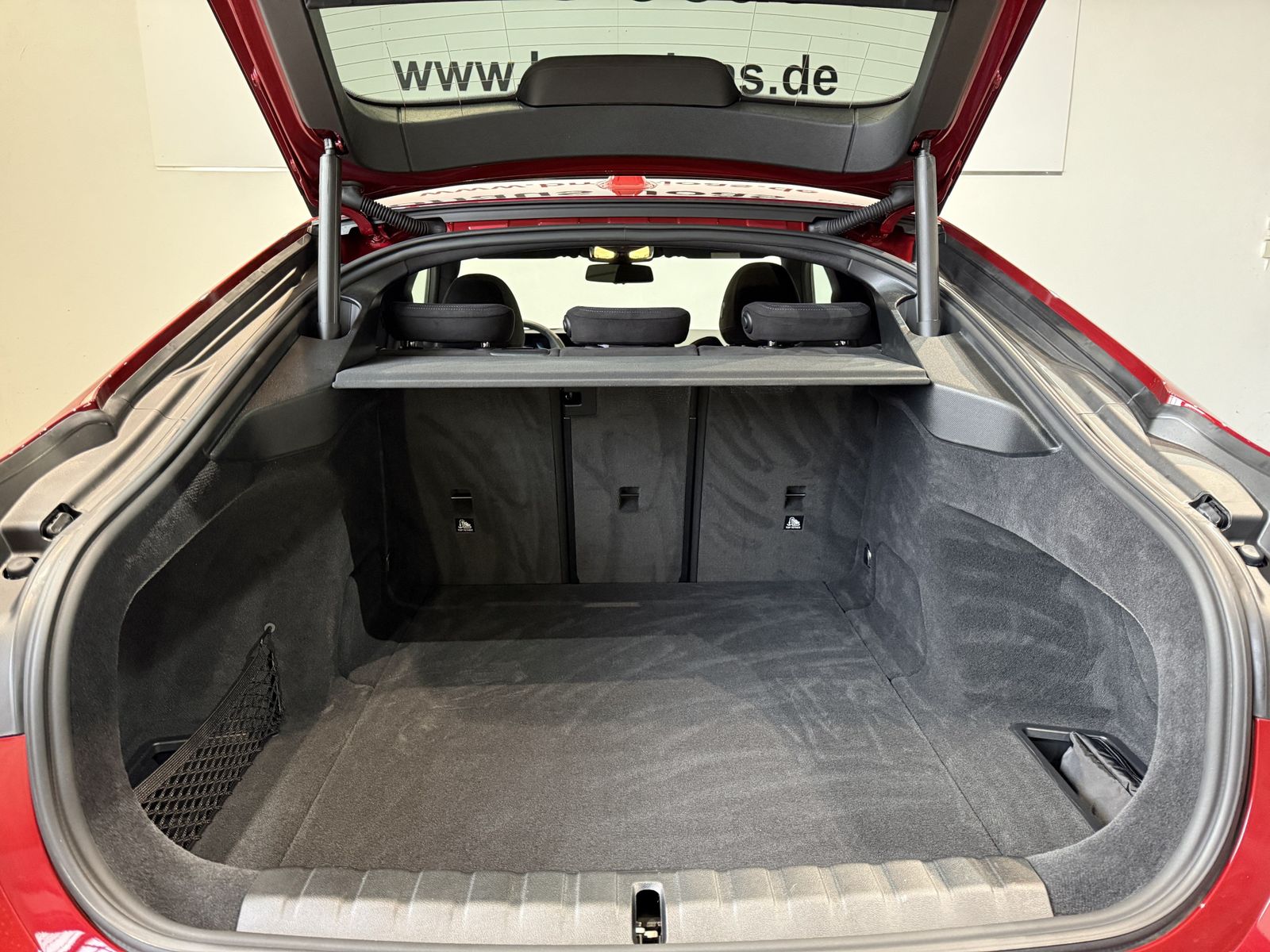 Fahrzeugabbildung BMW i4 eDrive40 M Sportpaket Driving Assistant Profe