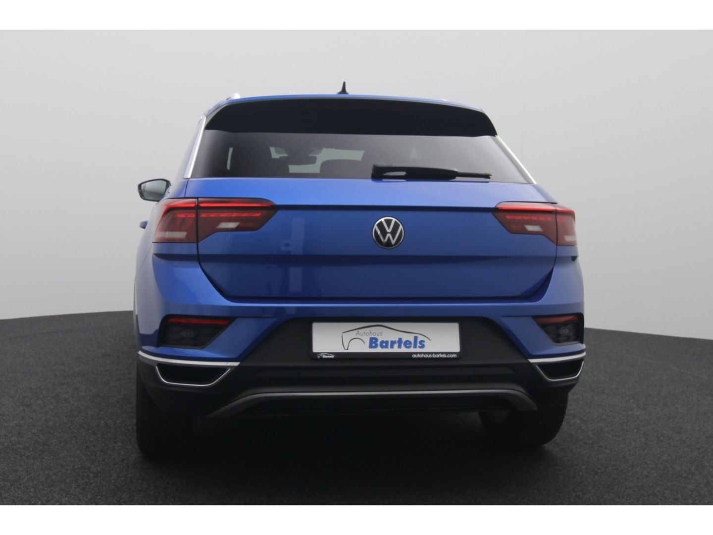Fahrzeugabbildung Volkswagen T-Roc 1.5 Sport Pano Standheiz ACC SHZ Kamera