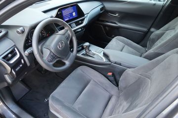 Lexus UX - 10