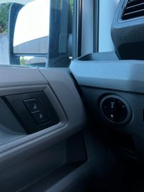 Volkswagen Crafter - 12
