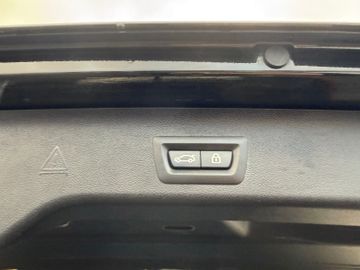 BMW 530 D Touring xDrive Sport Line+LED+StHz+Virtual