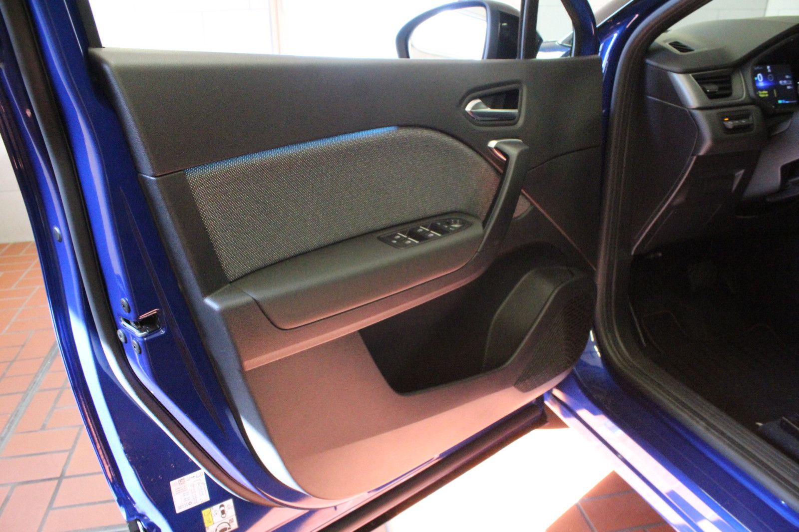 Fahrzeugabbildung Renault Captur Full Hybrid E-Tech 160 Techno *Winterp.*