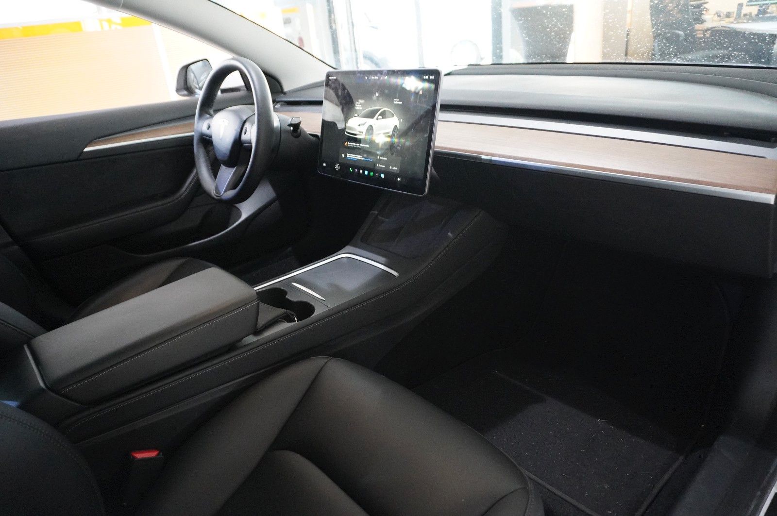 Fahrzeugabbildung Tesla Model 3 Standard Range NAVI/KAMERA/DAB/SHZ/AHK