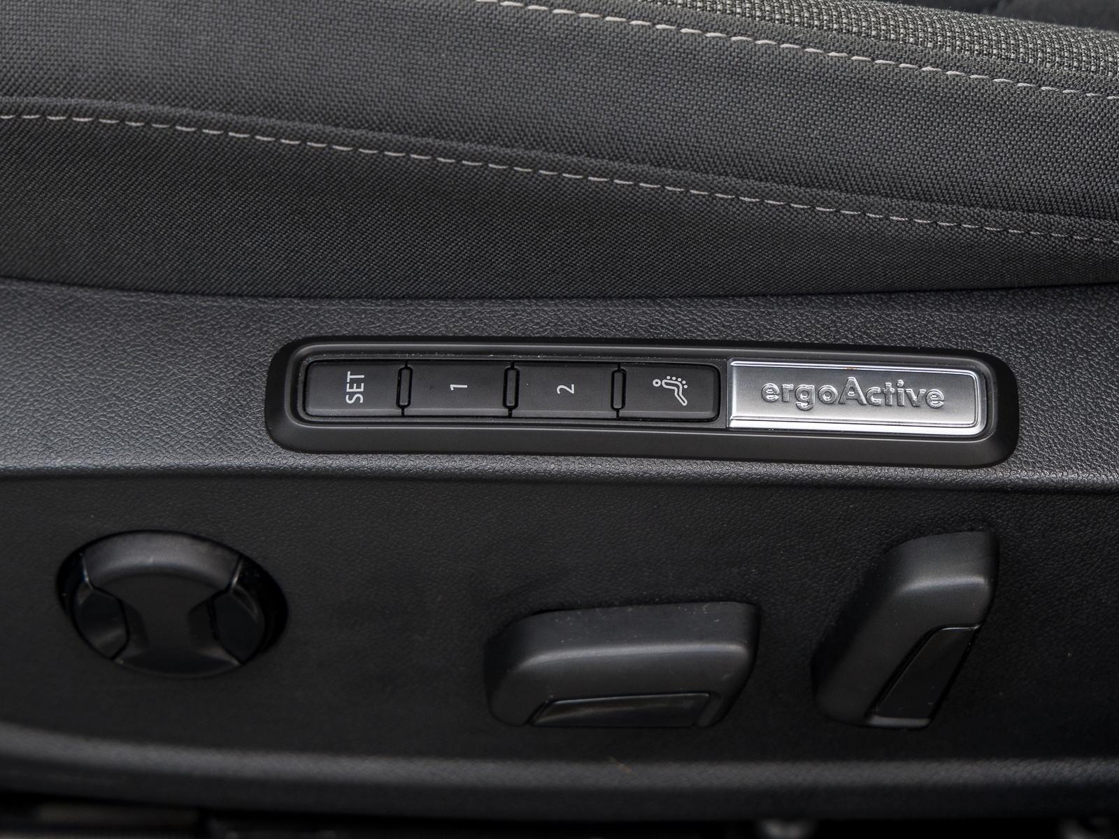 Volkswagen Golf VIII 1.5 TSI Style STANDHZG AHK NAVI LED HU