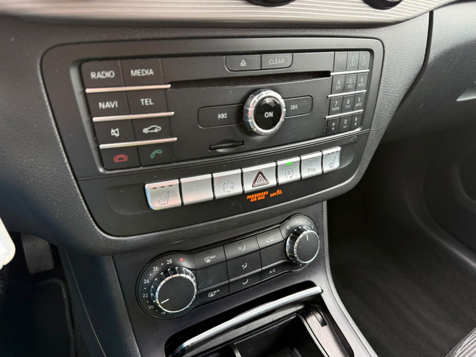 Fahrzeugabbildung Mercedes-Benz B 180 Style LED+FERNL.ASSIST+SPIEGEL PAKET+KAMER