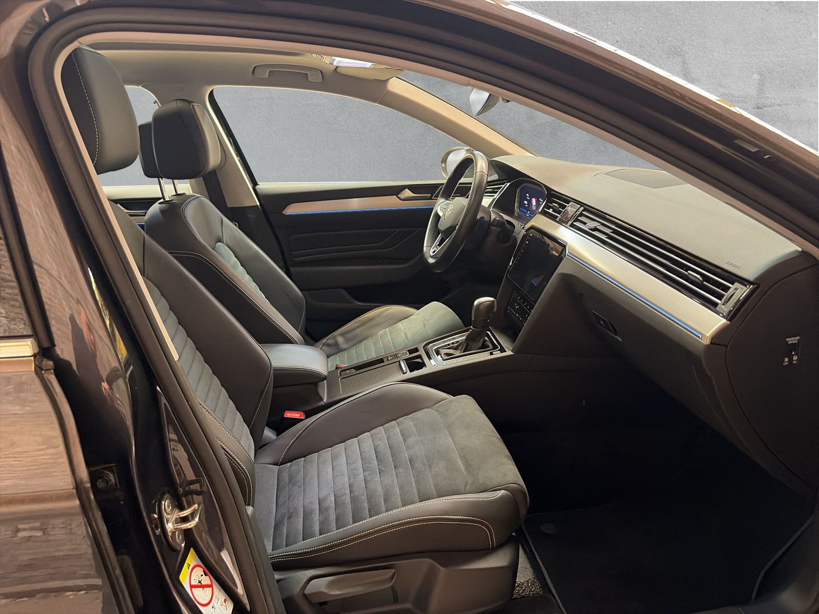 Fahrzeugabbildung Volkswagen Passat Variant 2.0 TDI AppConnect SHZ ACC