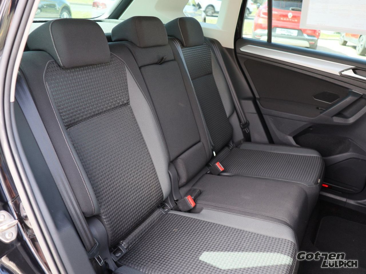 Fahrzeugabbildung Volkswagen Tiguan Active 1.5 TSI Navi LED PDC Rear View