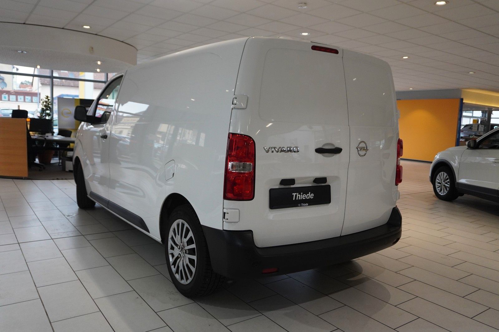 Fahrzeugabbildung Opel Vivaro Cargo 1.5D M EDITION KLIMA/DAB+/PDC/TEMP.