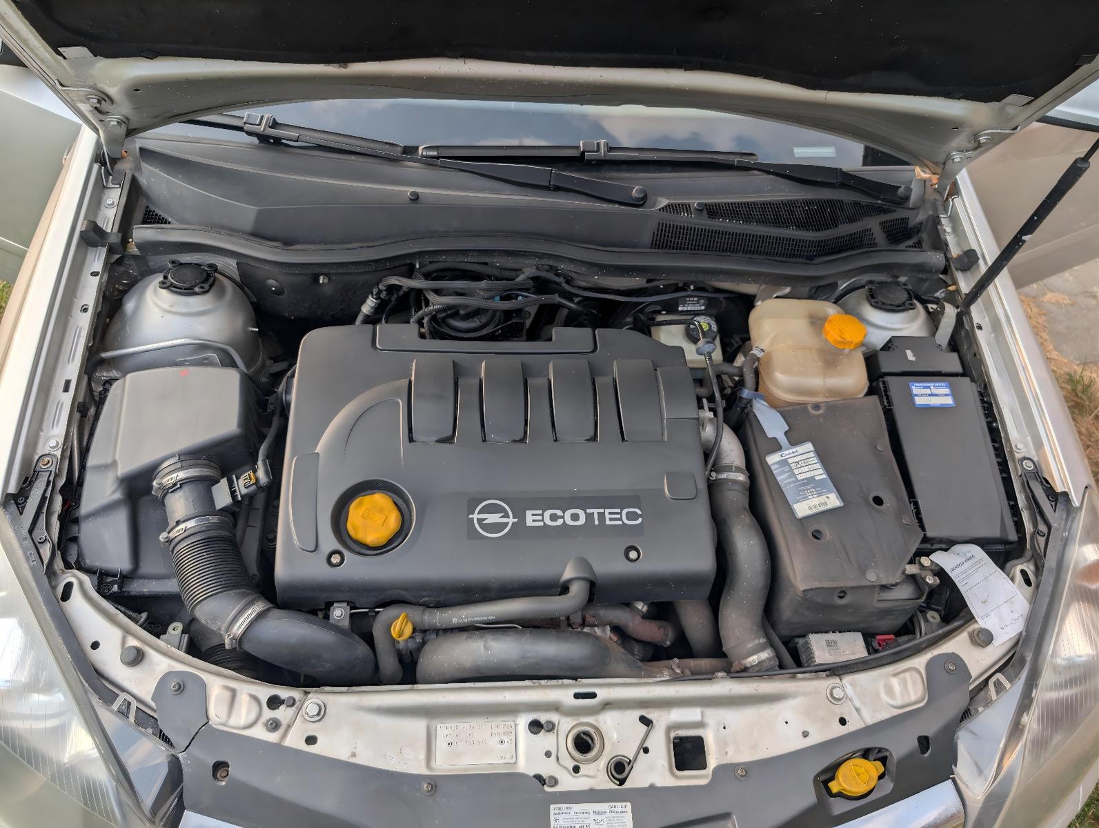 Opel Astra 2006 — photo 9