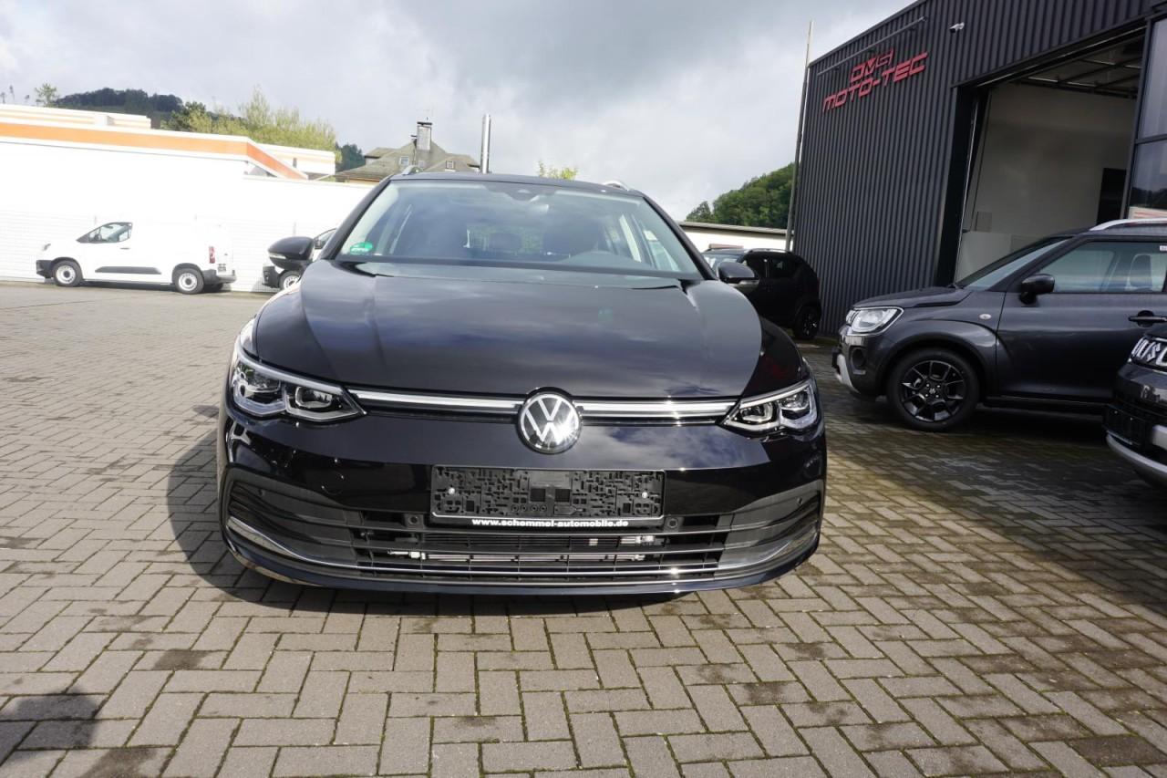 Volkswagen Golf 8 Variant 1.5 eTSI DSG 150PS Panorama ACC K