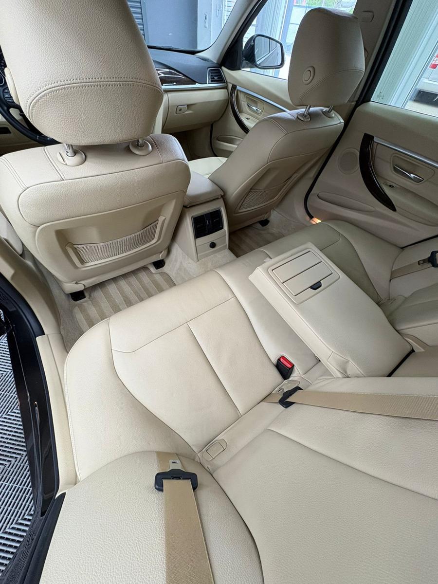 BMW 330 i xDrive Touring Luxury Line – 252 ch – HUD – Cuir – LED adaptatifs – Caméra – Navi Pro